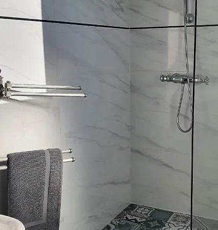 Hotel Restaurant Du Commerce 2*